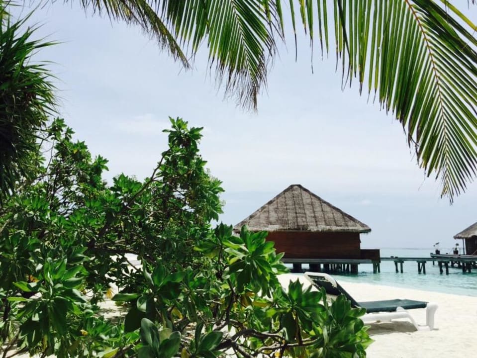 Blick aufs Over Water Spa Meeru Maldives Resort Island