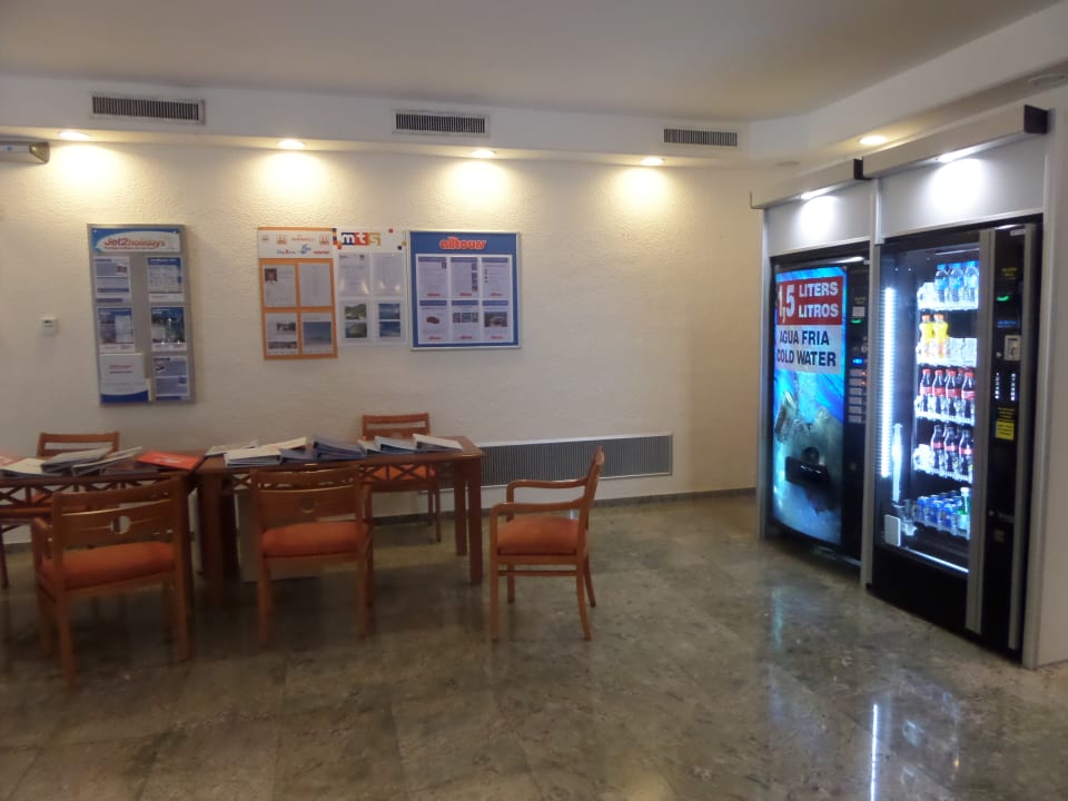 Lobby Moon Dreams Coral Beach