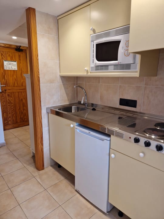 Zimmer Protur Floriana Resort Aparthotel