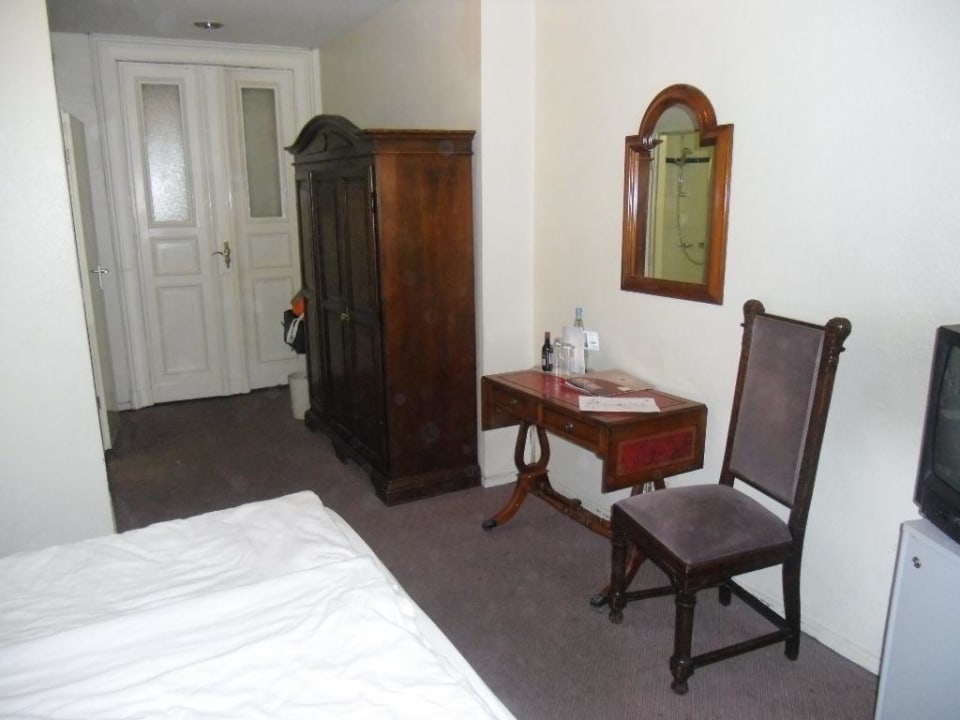 Komplettansicht Zimmer acom Hotel Berlin Kurfürstendamm