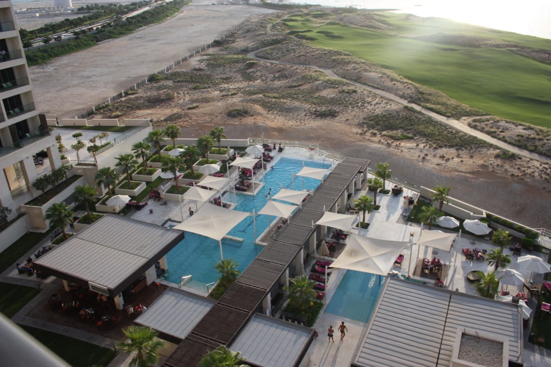 Blick vom Balkon Crowne Plaza Hotel Yas Island