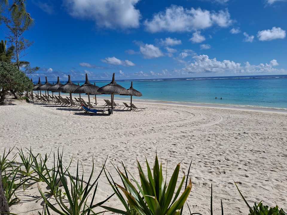 Strand Crystals Beach Resort Belle Mare, a member of Radisson Individuals