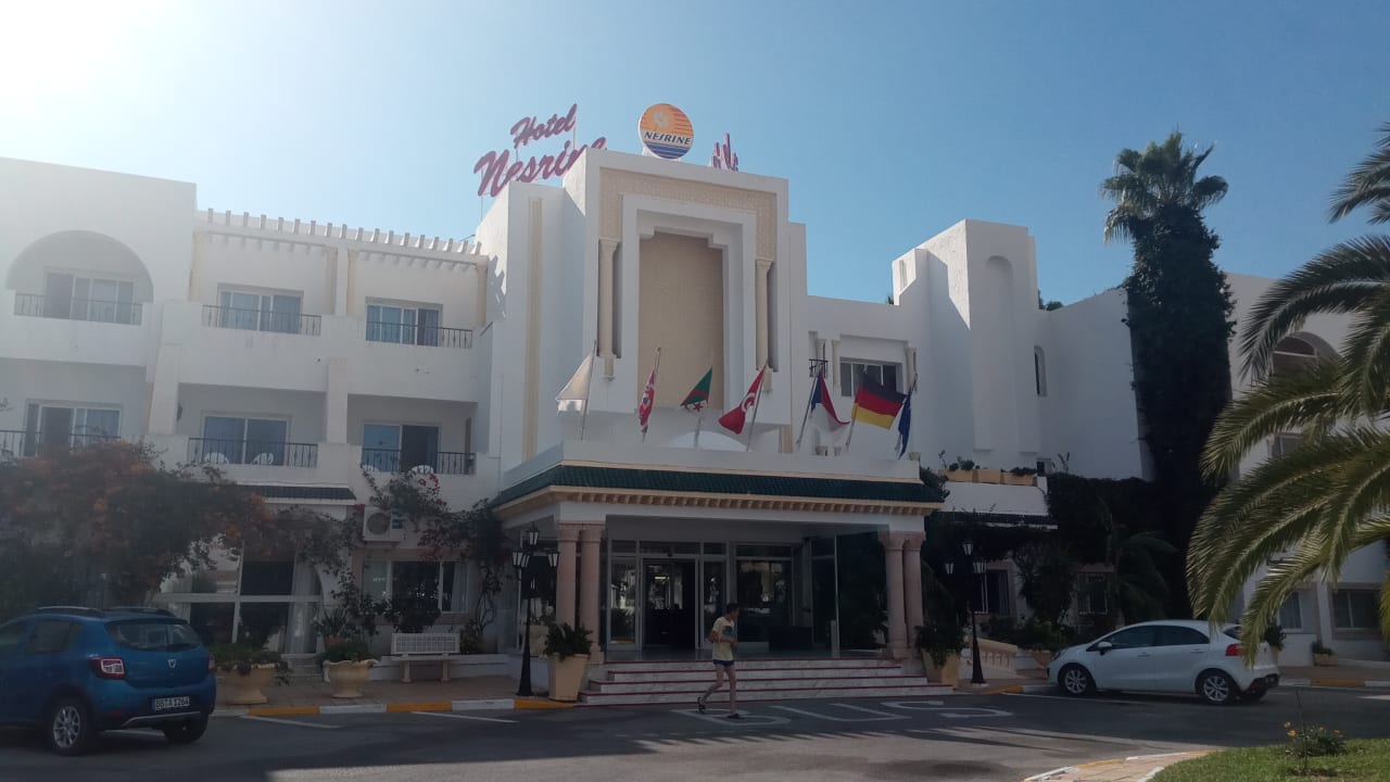 Außenansicht Hotel Nesrine