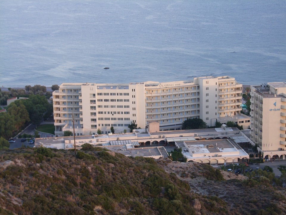 Blick vom Berg aufs Hotel Olympos Beach Hotel