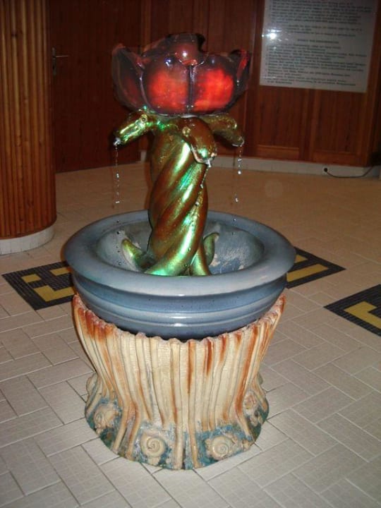 Brunnen mit Heilwasser Ensana Thermal Hévíz