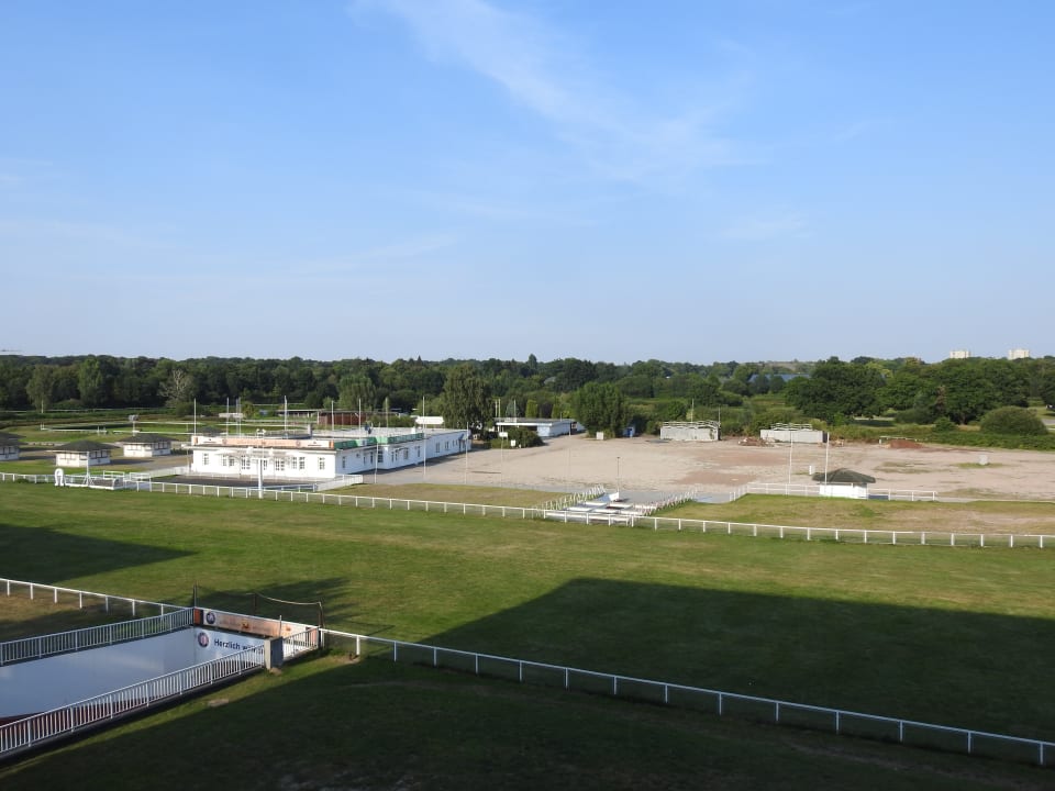 Ausblick NH Hamburg Horner Rennbahn