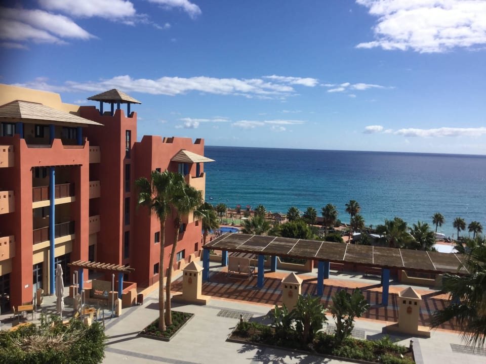 Blick vom Balkon unserer Suite H10 Tindaya