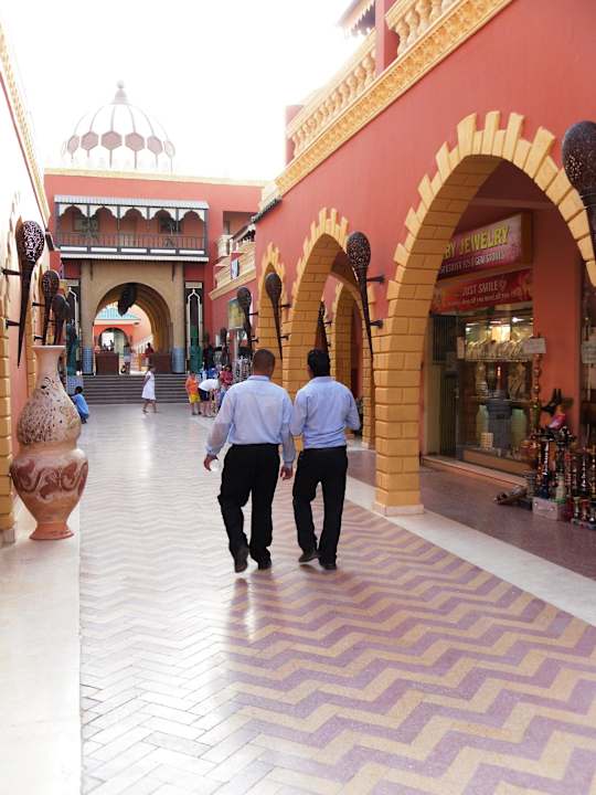 Hoteleigene Einkaufspassage (teuer) Pickalbatros Alf Leila Wa Leila Resort - Neverland Hurghada