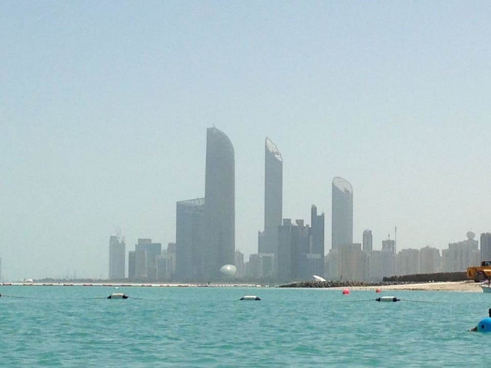 Ausblick von Hotel Strand Radisson Blu Hotel & Resort Abu Dhabi Corniche