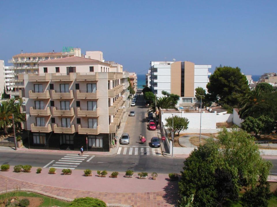 Blick vom Balkon auf die Straße  Hotel Mariant Park