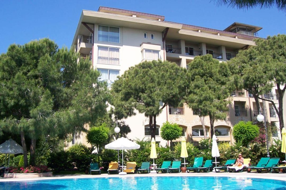 Blick zum Hotel Papillon Ayscha