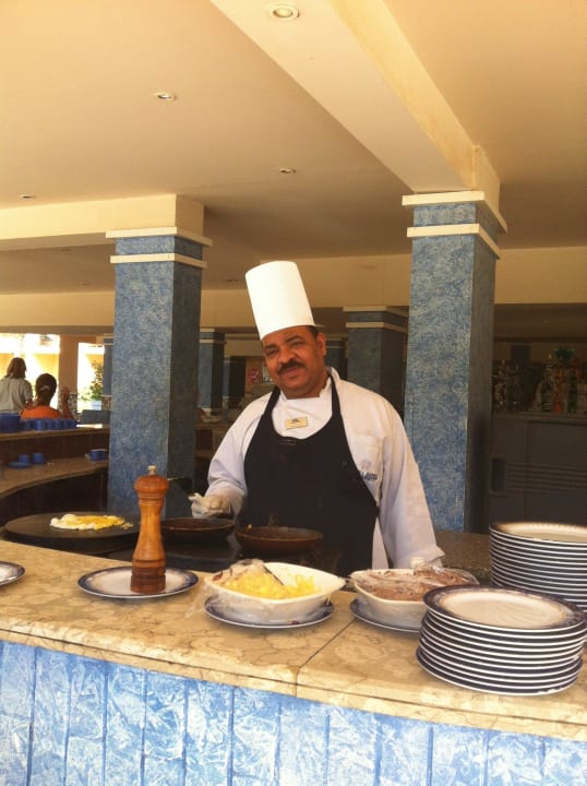 Der immer nette Sayd macht die besten Crepes  Siva Grand Beach