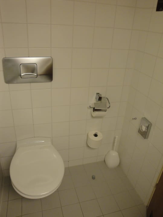 Sauberes WC Renaissance Wien Hotel