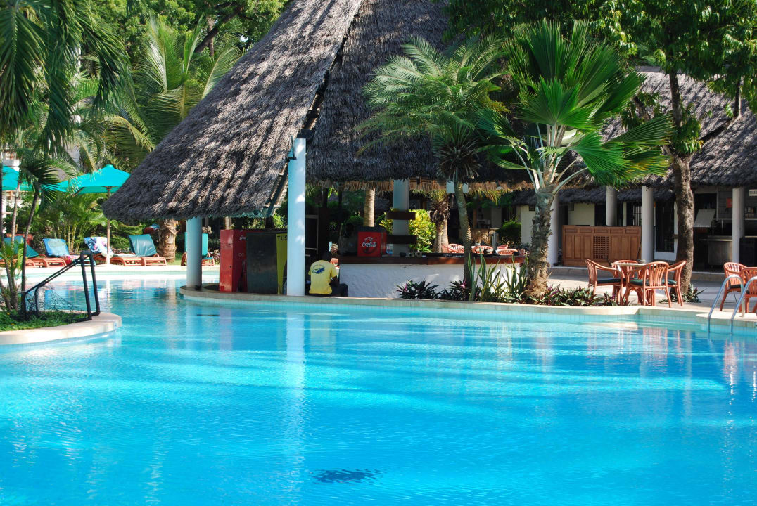 Pool Hotel Traveller's Club