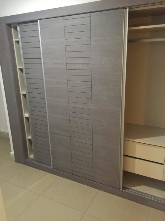 Kleiderschrank Kirman Belazur Resort & Spa
