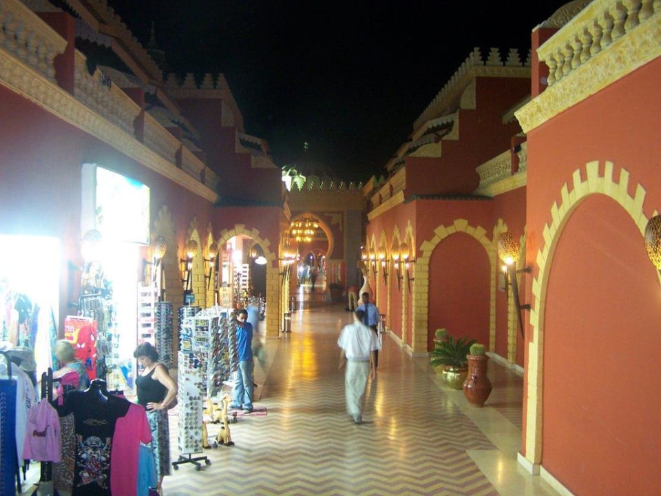 Pasaż ze sklepikami w hotelu Pickalbatros Alf Leila Wa Leila Resort - Neverland Hurghada
