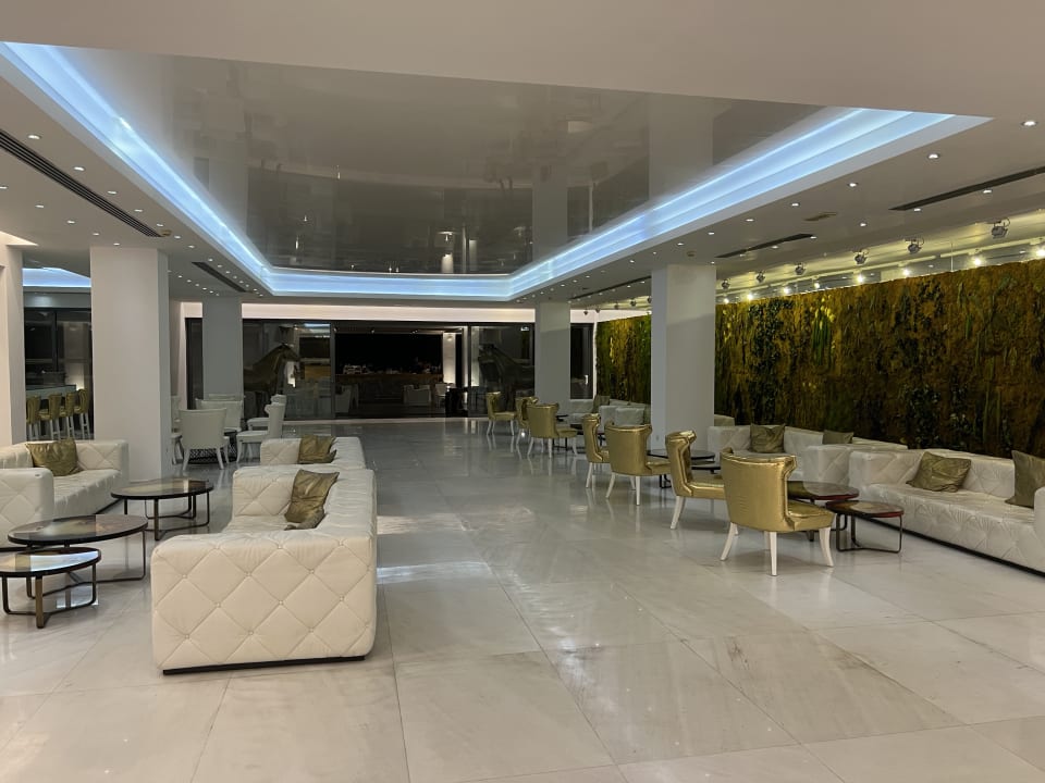 Lobby Diamond Deluxe Hotel & SPA