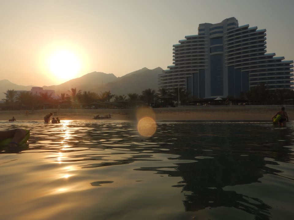 Außenansicht Hotel Le Meridien Al Aqah Beach Resort