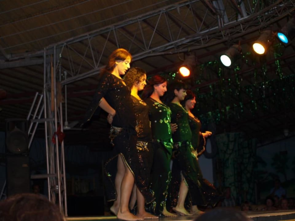 Dodatkowe pokazy  Pickalbatros Alf Leila Wa Leila Resort - Neverland Hurghada