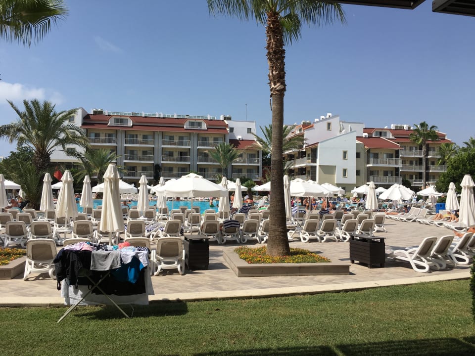 Pool Barut B Suites