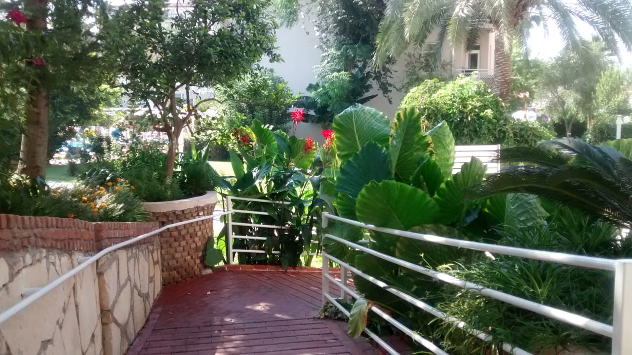 Gartenanlage Seaden Corolla Hotel