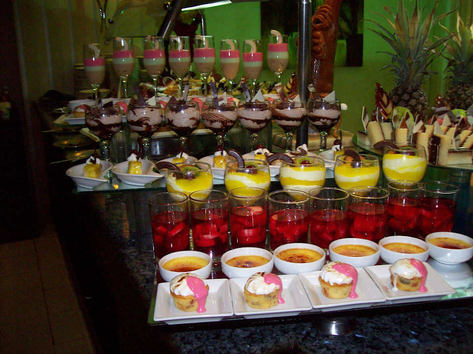 Vielfältige süße Nachspeisen Premier Le Reve Hotel & Spa