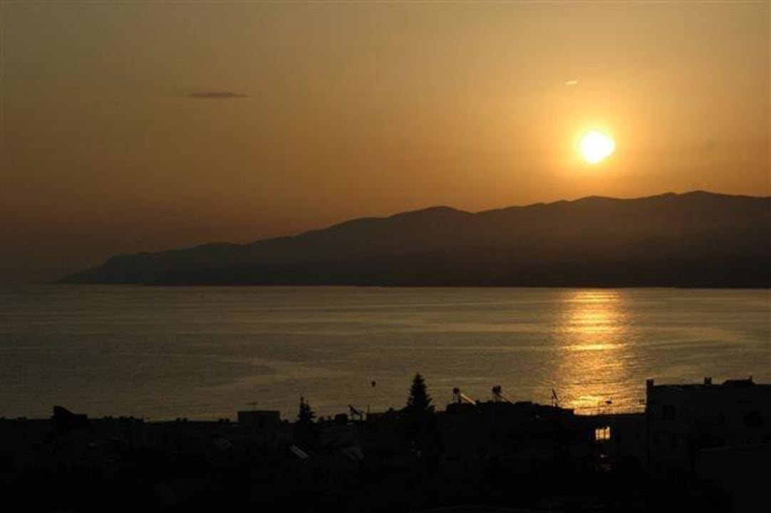 Sonnenuntergang Grand Hotel Holiday Resort