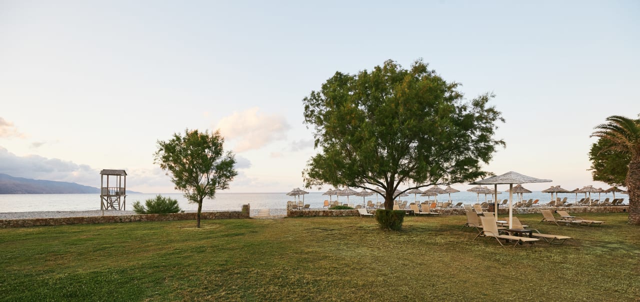 Gartenanlage Cavo Spada Luxury Sports & Leisure Resort & Spa