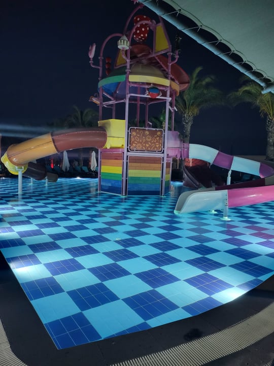 Pool Crystal Family Comfort Collection