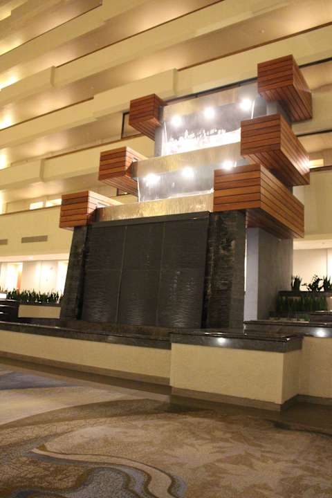 Wasserbrunnen DoubleTree Hotel by Hilton Fresno Convention Center