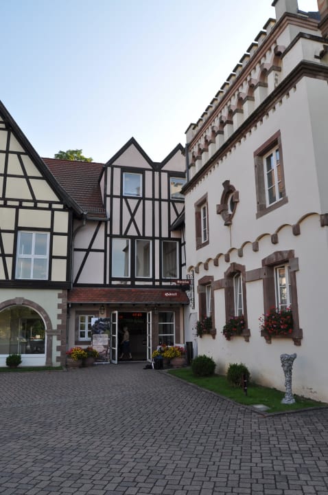 Haupteingang Hotel Chateau de L'Ile