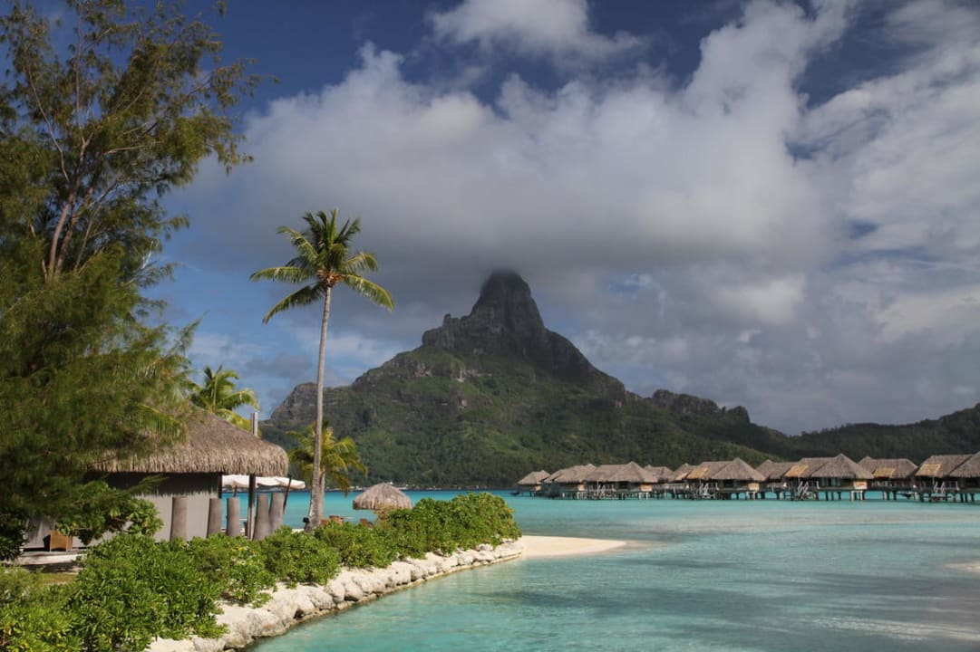 Blick vom Hotelpark  InterContinental Bora Bora & Thalasso Spa