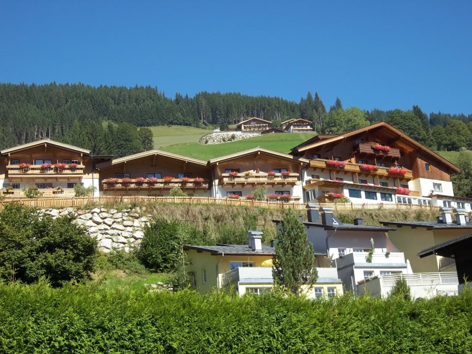 Blick ins Tal Gartenhotel Daxer