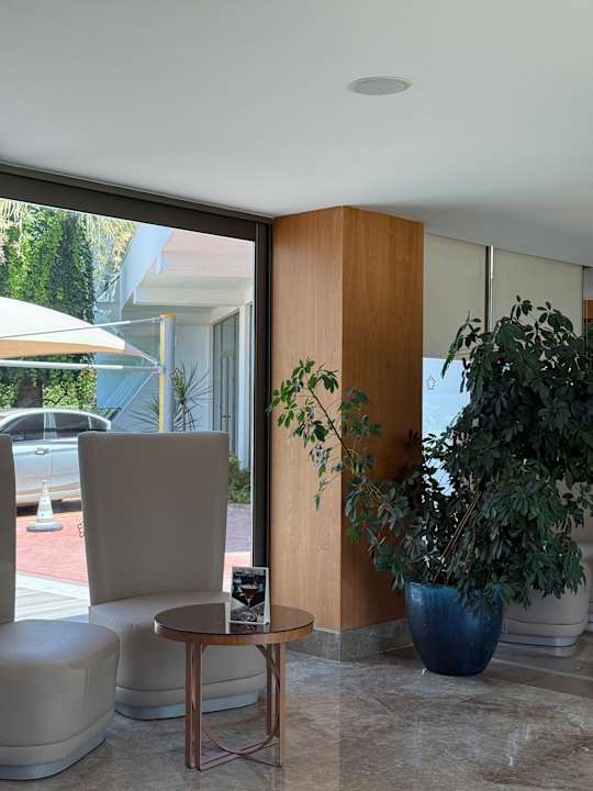 Lobby Side Star Elegance