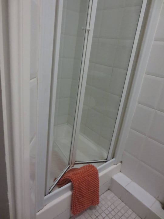 Badezimmer nicht wirklich sauber Hotel Glenmore House