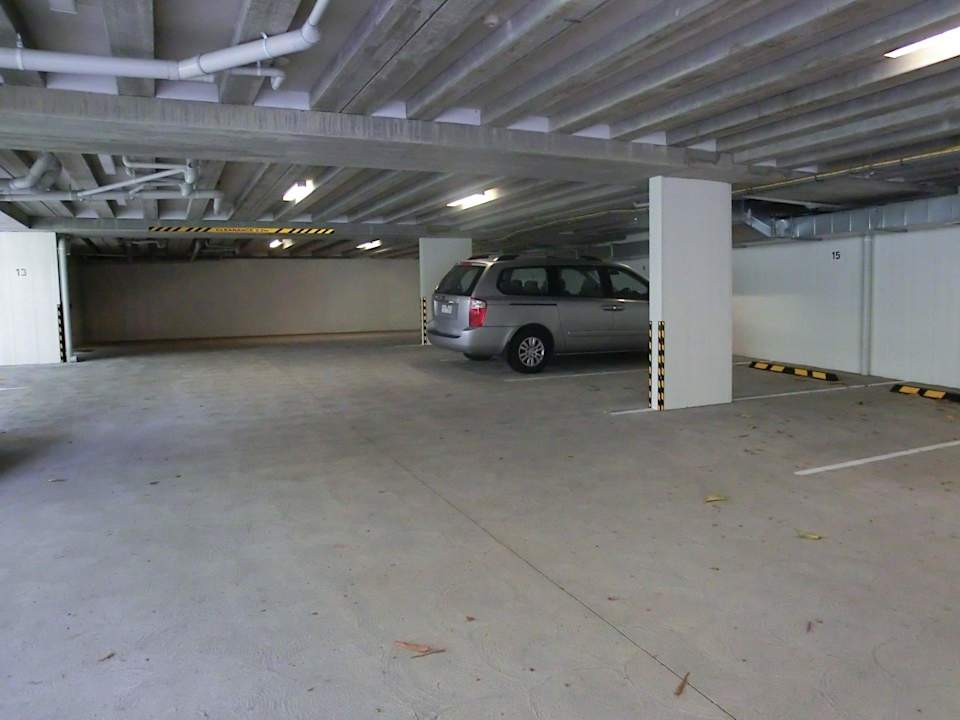 Parkgarage Apartments Charlestown Executive