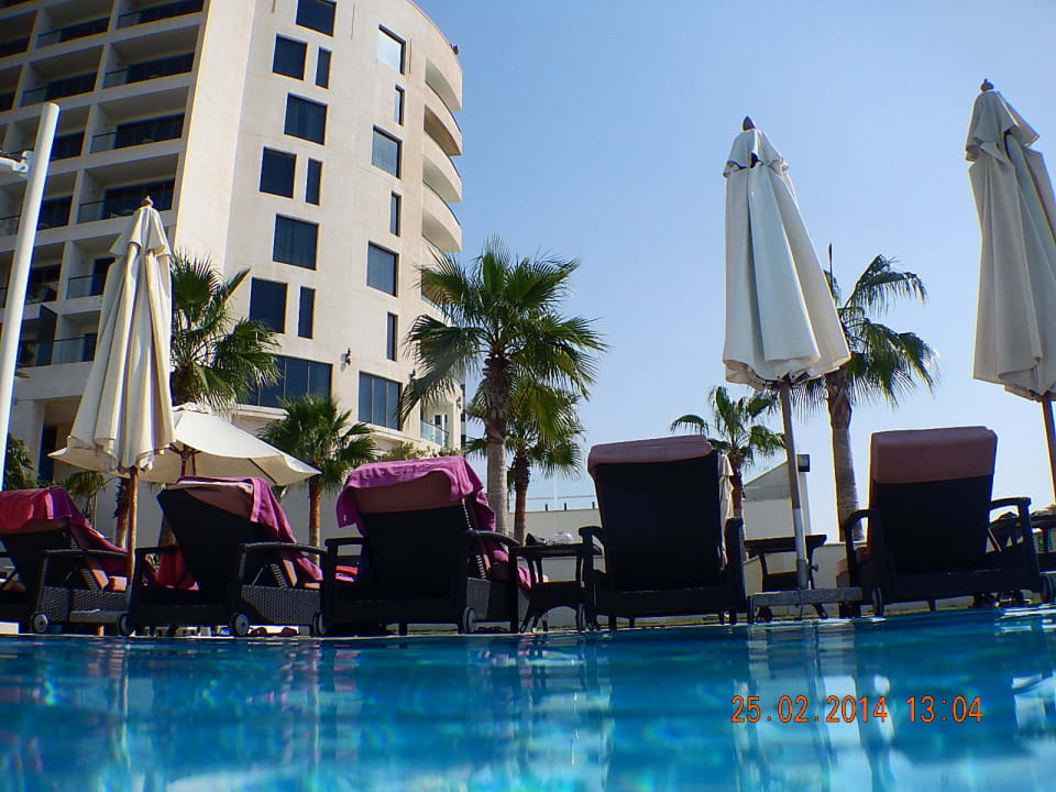 Hier kann man schön liegen Crowne Plaza Hotel Yas Island