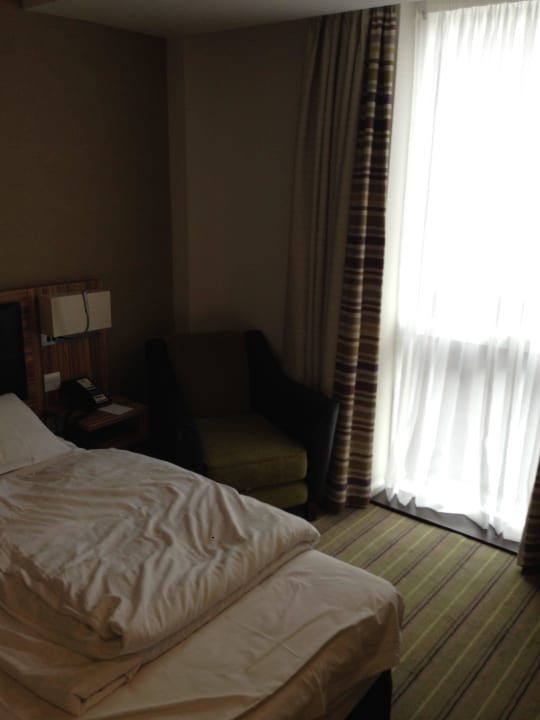 Łóżko oraz okno Hyatt Regency London Stratford