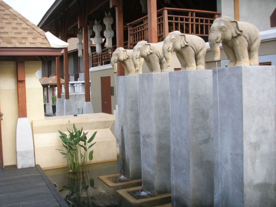 Weg zum Restaurant Pavilion Samui Villas & Resort