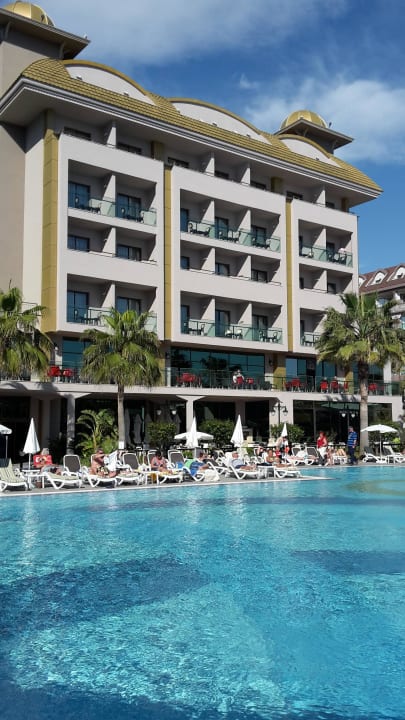 Pool mit Hotel zur Meerseite Aydinbey Kings Palace & Spa