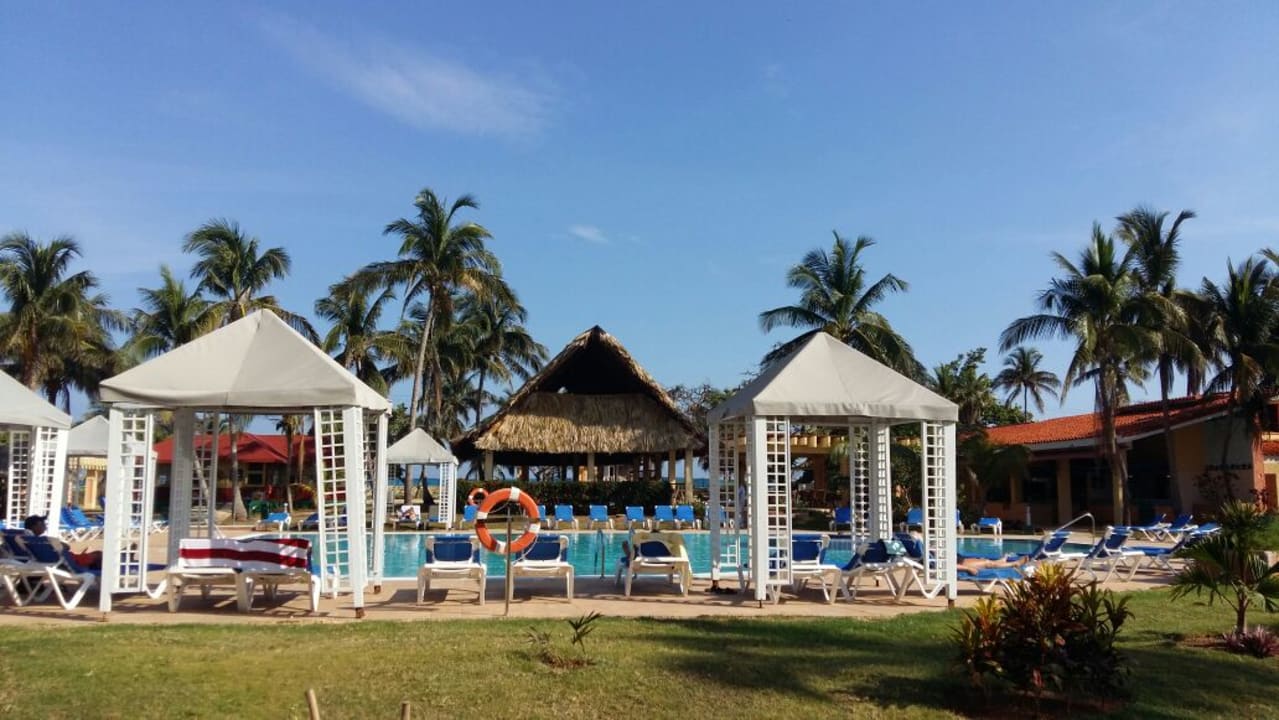 Blick zum hinteren Pool Hotel Roc Barlovento