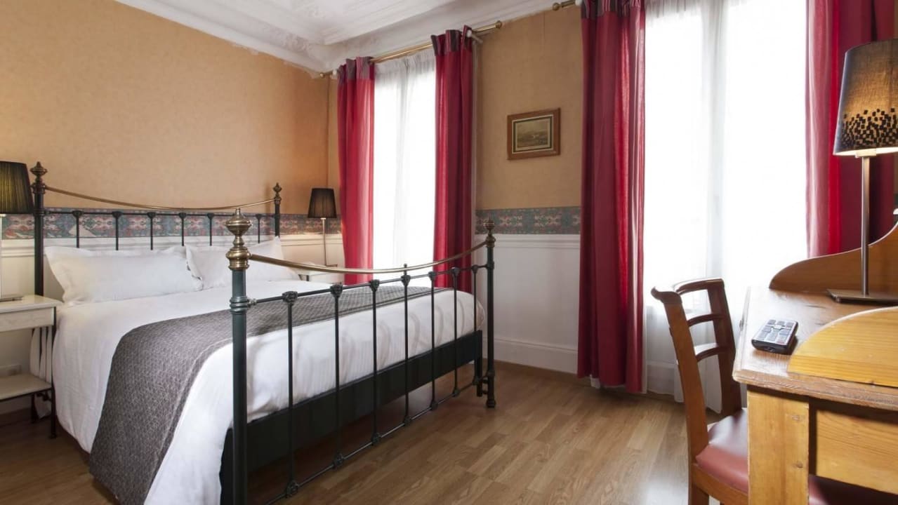 Guest Room Claude Bernard Hotel