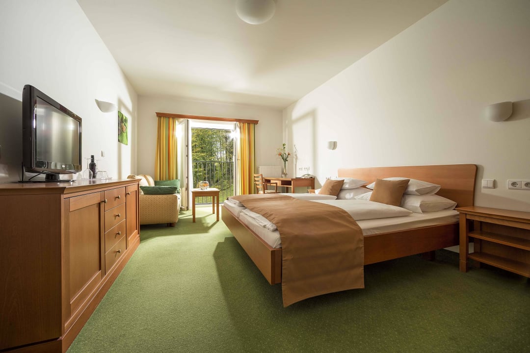 Standard Zimmer mit französischem Balkon Hotel Staribacher Südsteiermark