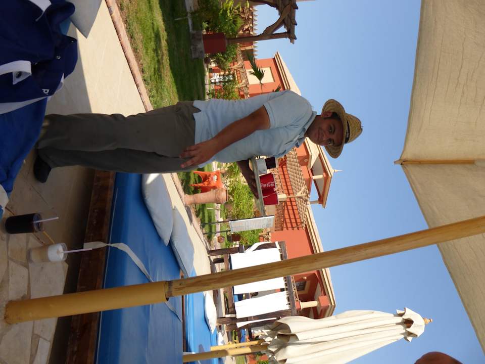 Kelner z basenu "niemieckiego"  Pickalbatros Alf Leila Wa Leila Resort - Neverland Hurghada