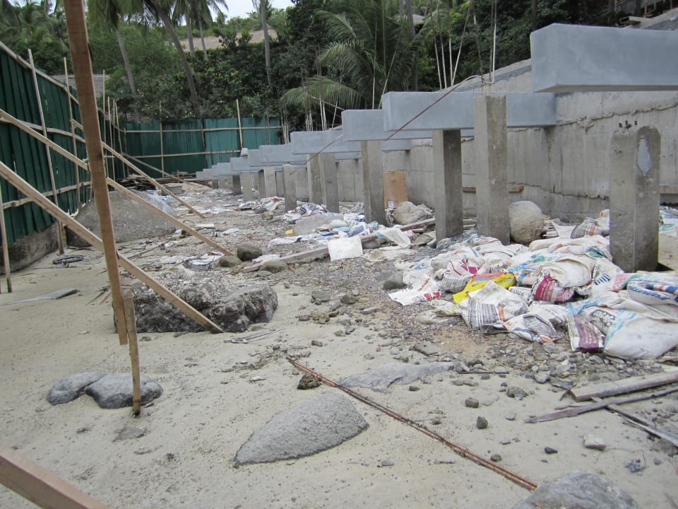 Baustelle ohne Sichtschutz The Haad Tien Beach Resort