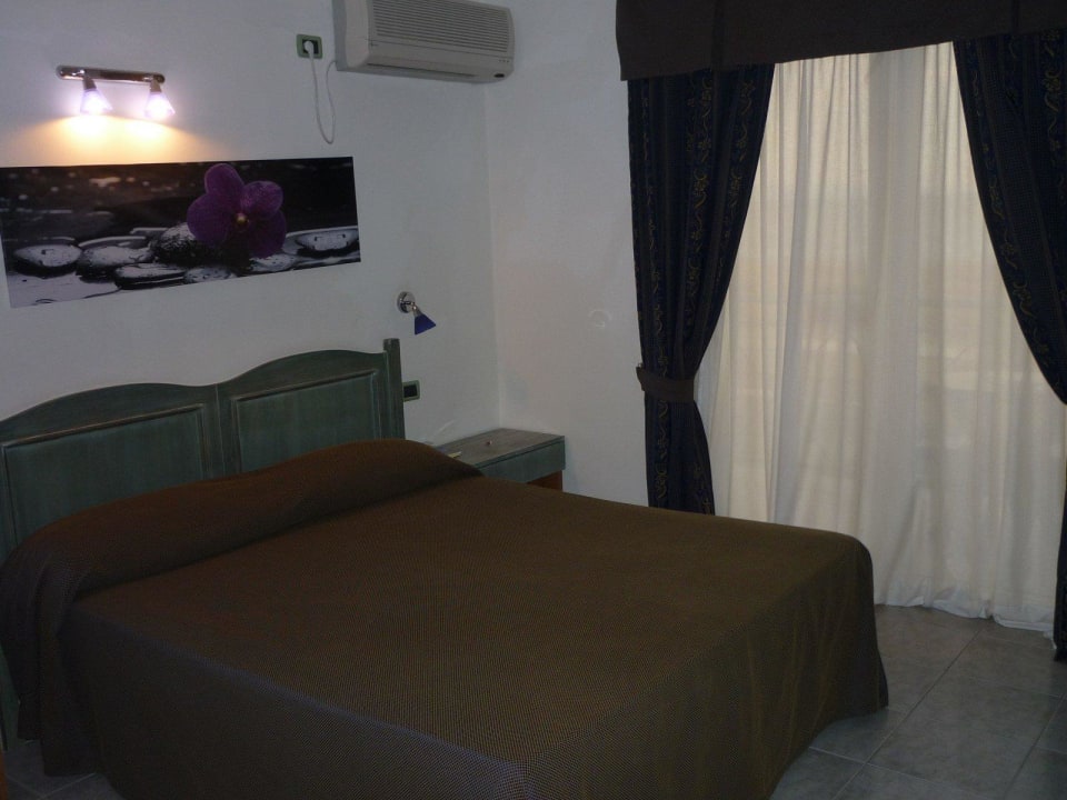 Sauber und schön eingerichtet Hotel La Villa