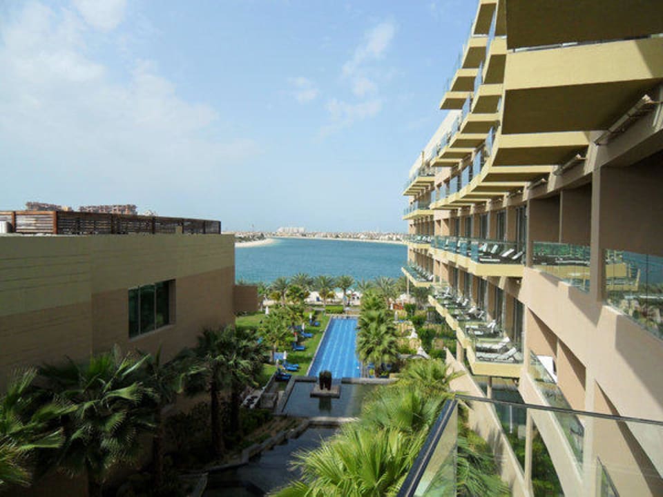 Blick zum Pool der für Schwimmer super ist! Rixos The Palm Hotel & Suites