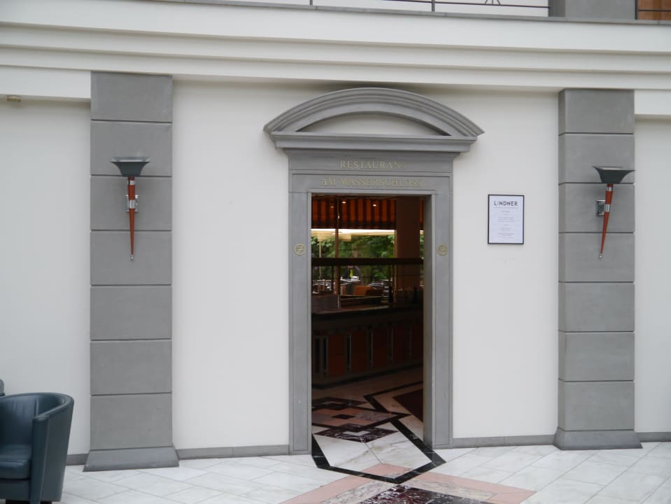 Eingnag zum Restaurant Seminaris Hotel Leipzig