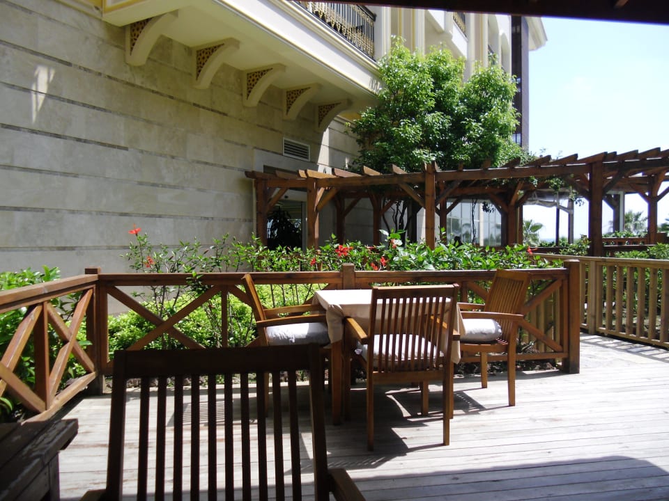 Außenplätze der Lobby Bar Diamond Excellence Resort & Spa