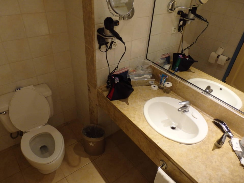 Badezimmer Iberostar Waves Costa Dorada